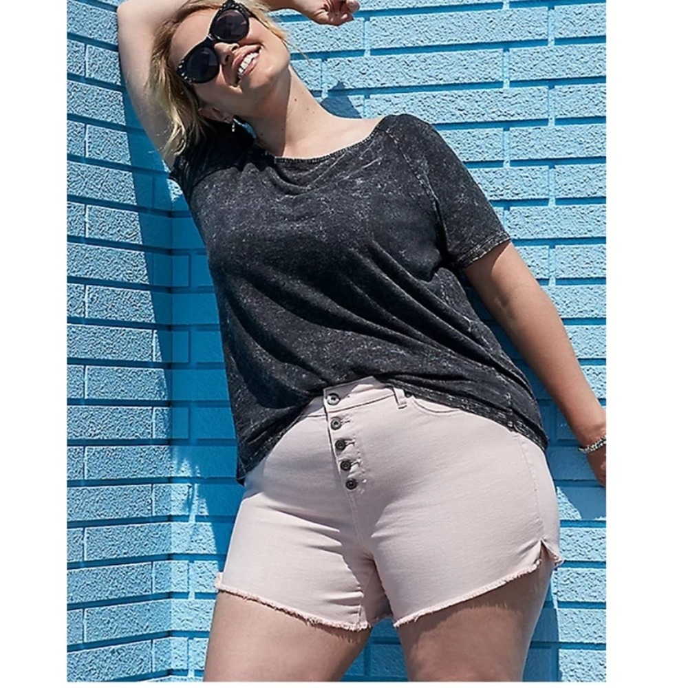 TORRID SIZE 20 HIGH RISE SHORT VINTAGE STRETCH - Picture 6 of 8